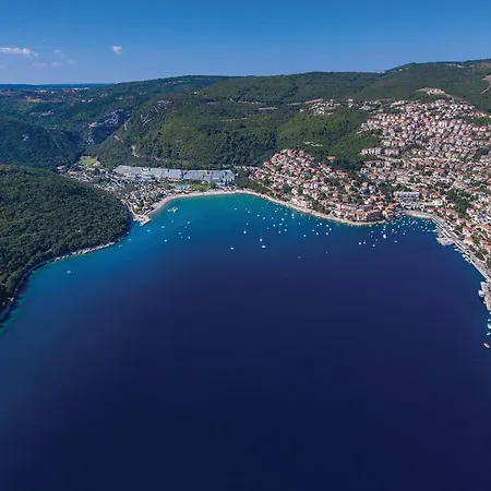In Prázdninový dům Nedeščina