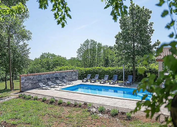 Pet Friendly In Dom wakacyjny Nedeščina